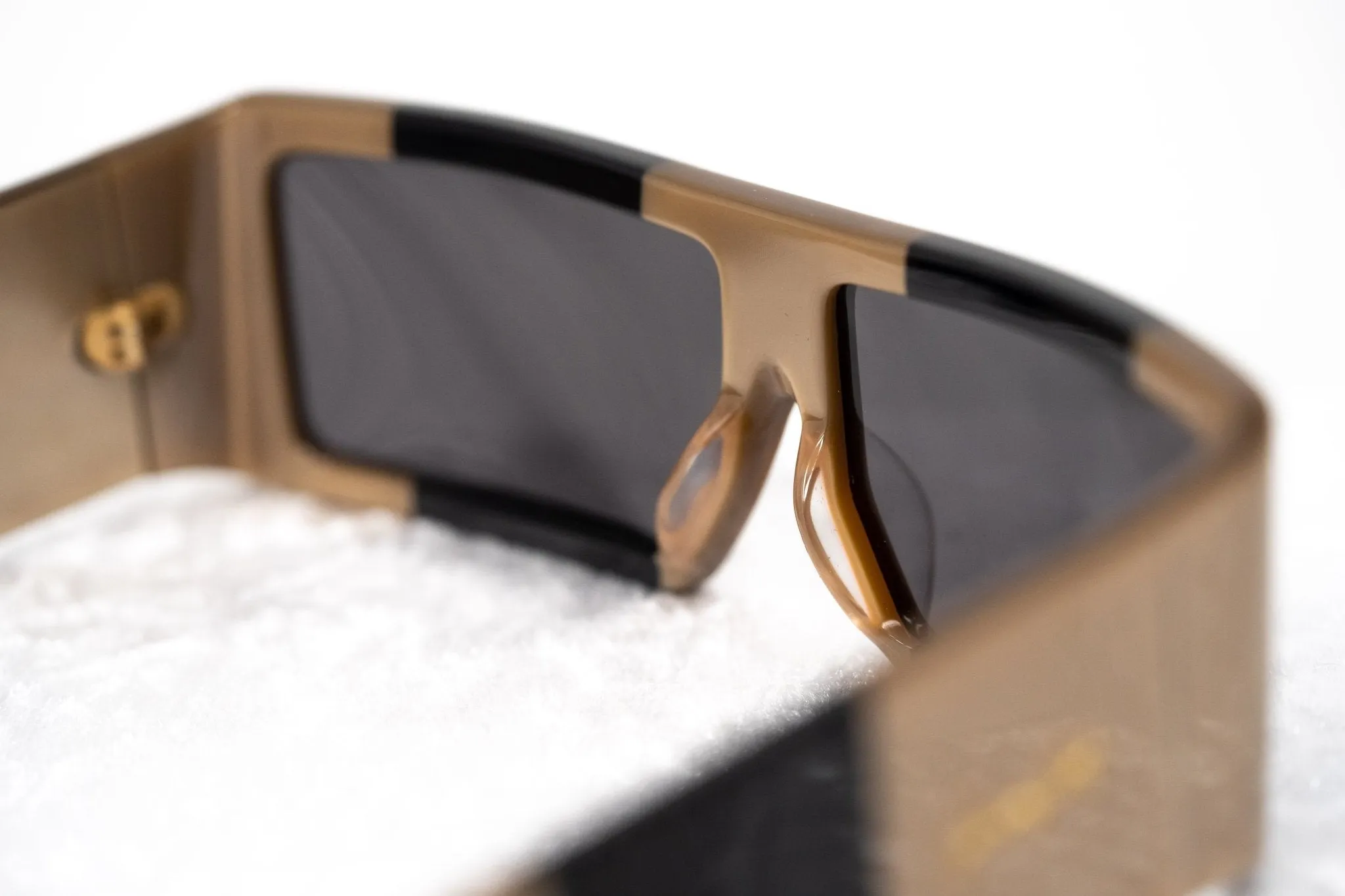 Jeremy Scott Men's Sunglasses Rectangular Big Tut Brown and Grey 6JSBIGTUTGOLDBLACK
