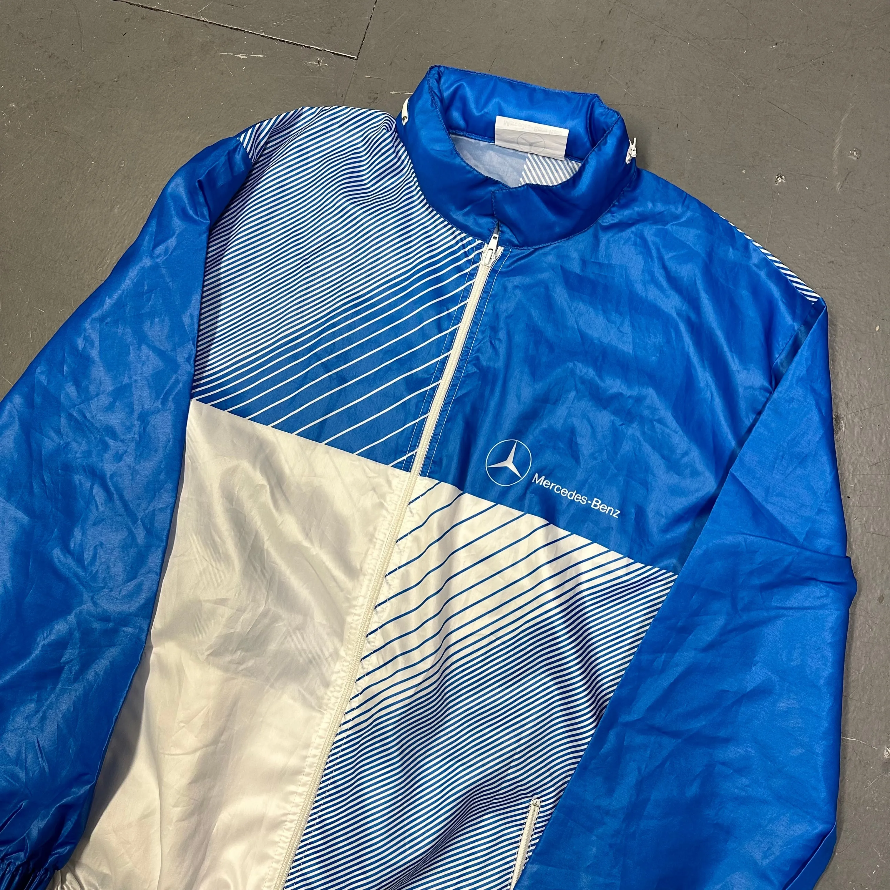 Mercedes Benz Zip Up Nylon Jacket In Blue & White ( L )
