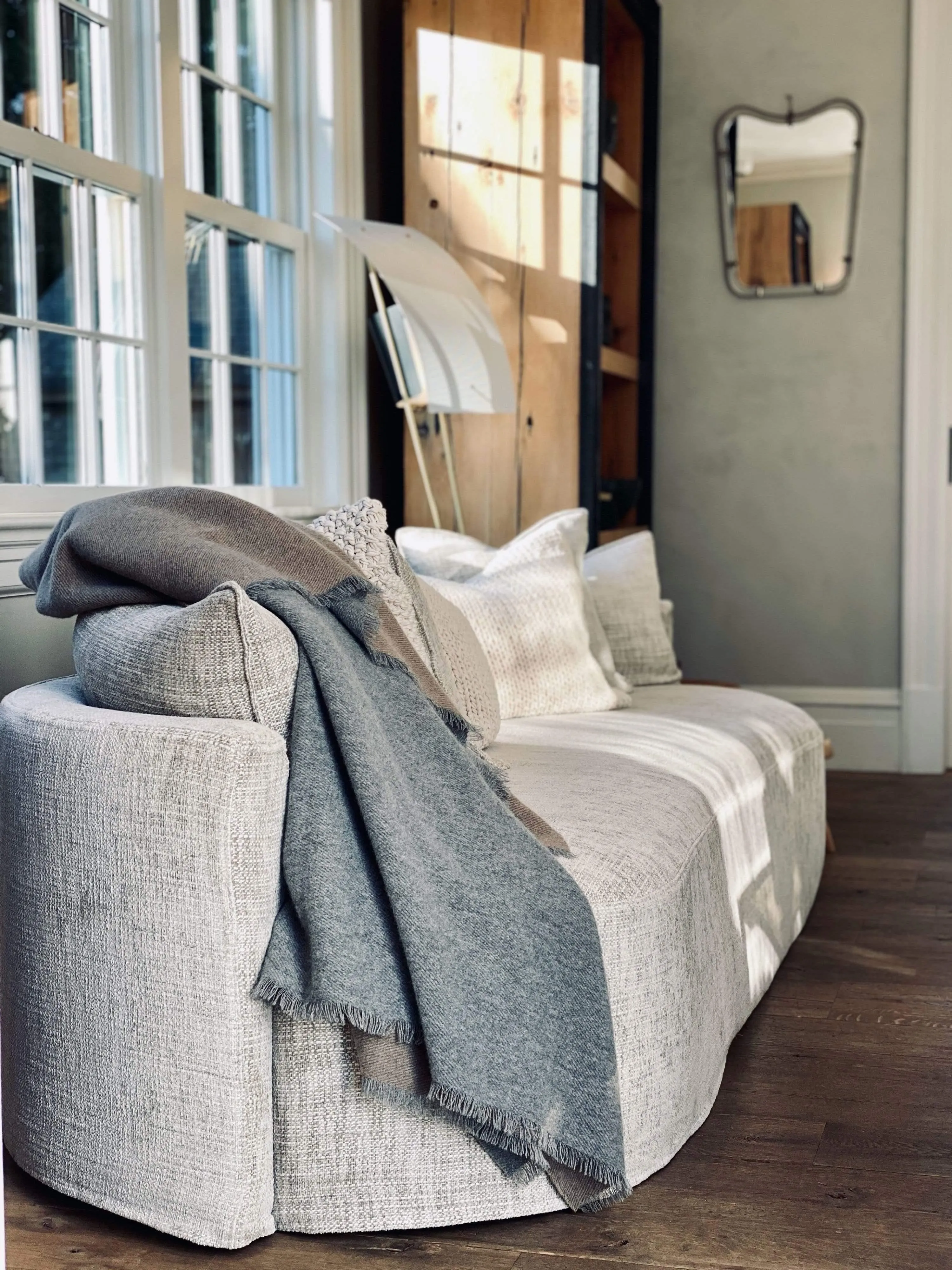 NOS Sofa in Fabric LIN Gris 005 by Collection Particuliere