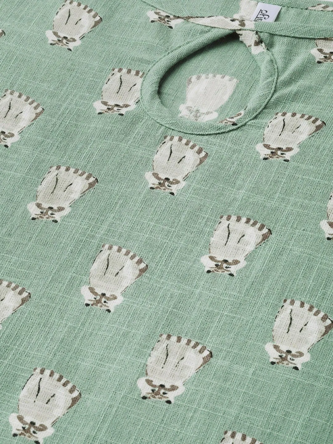 Women Green & Beige Straight Quirky Printed Kurta And Trousers Set