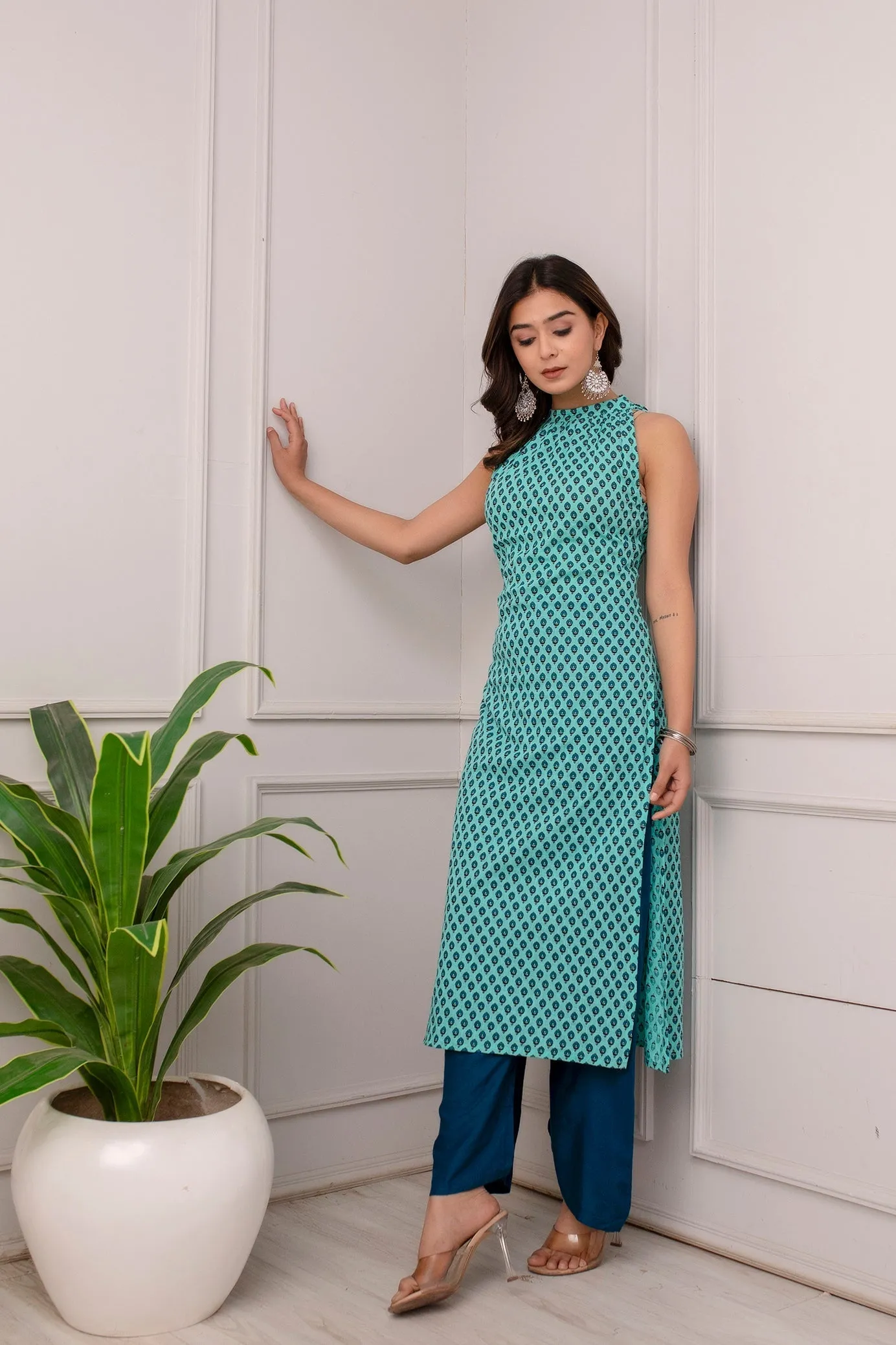 Women Green Printed High Slit Sleeveless Cotton Kurta