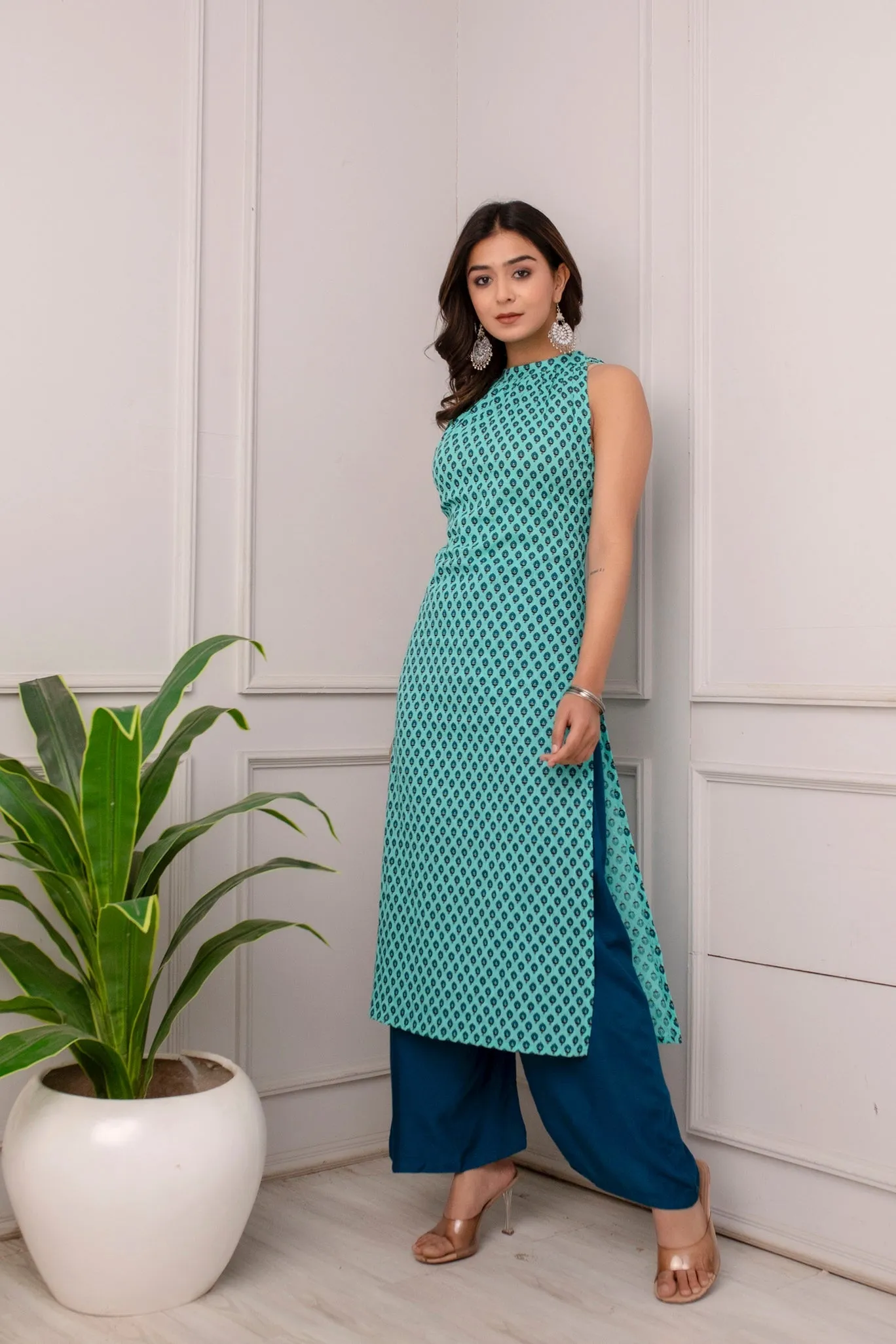 Women Green Printed High Slit Sleeveless Cotton Kurta