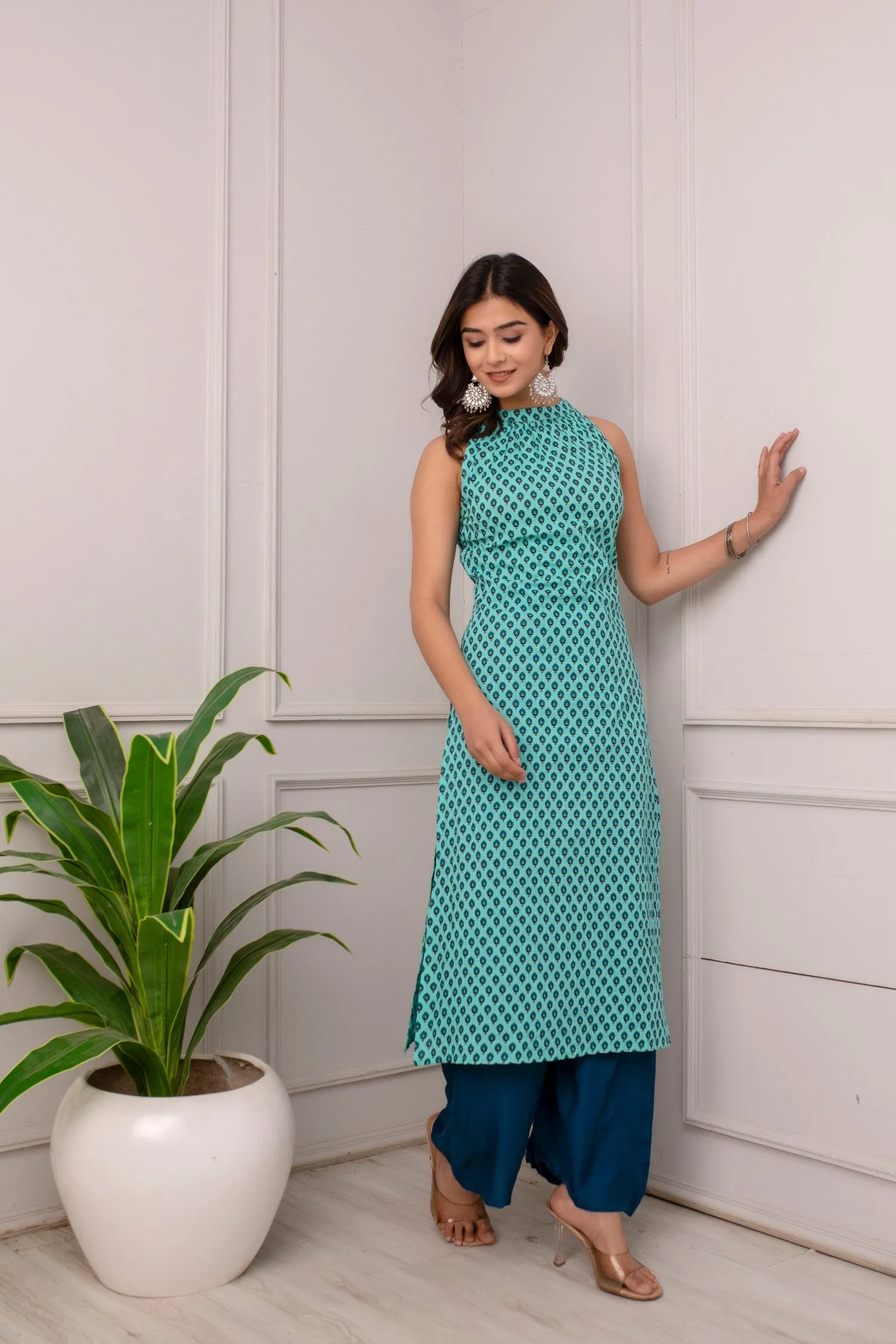 Women Green Printed High Slit Sleeveless Cotton Kurta