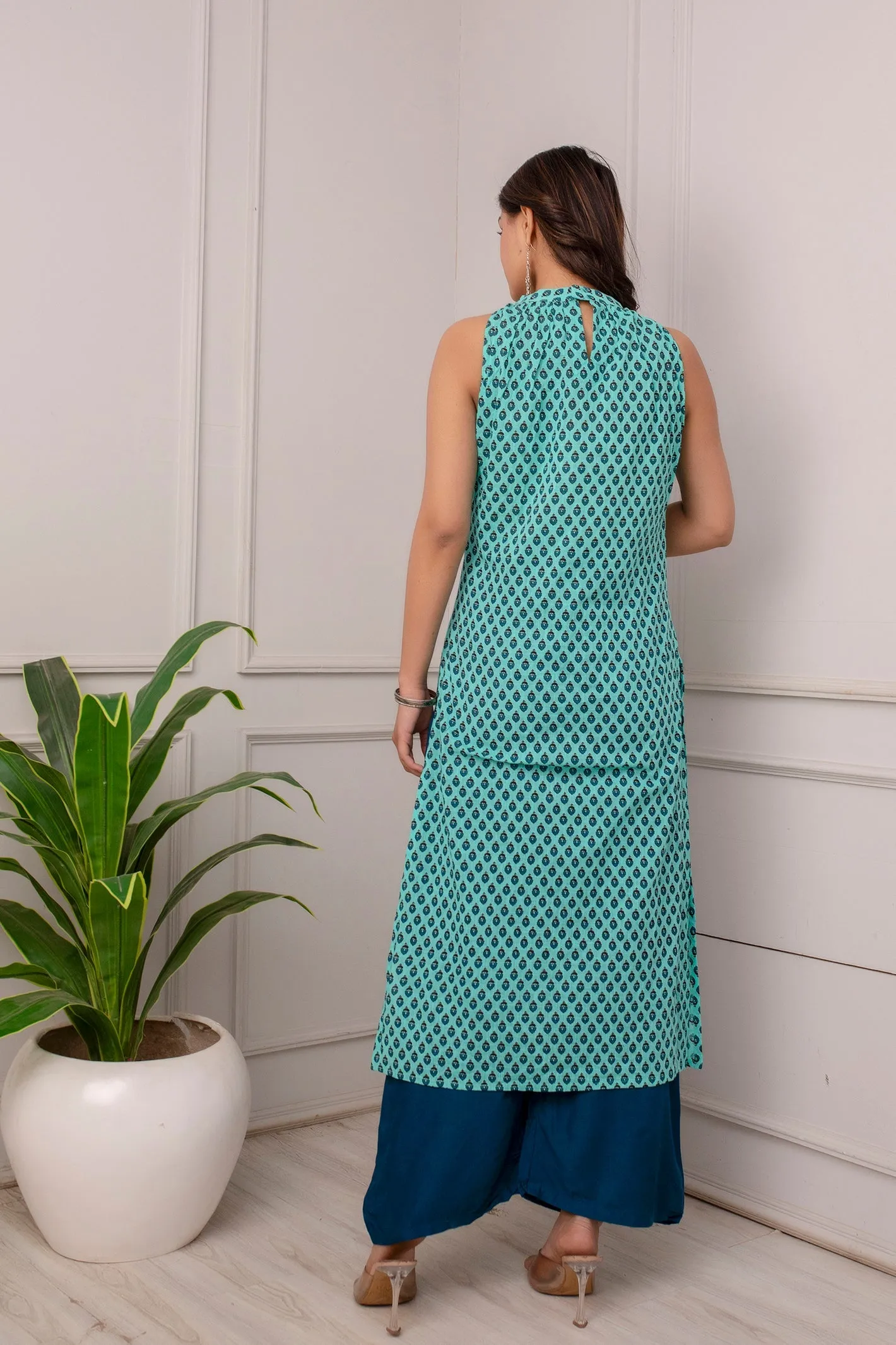 Women Green Printed High Slit Sleeveless Cotton Kurta